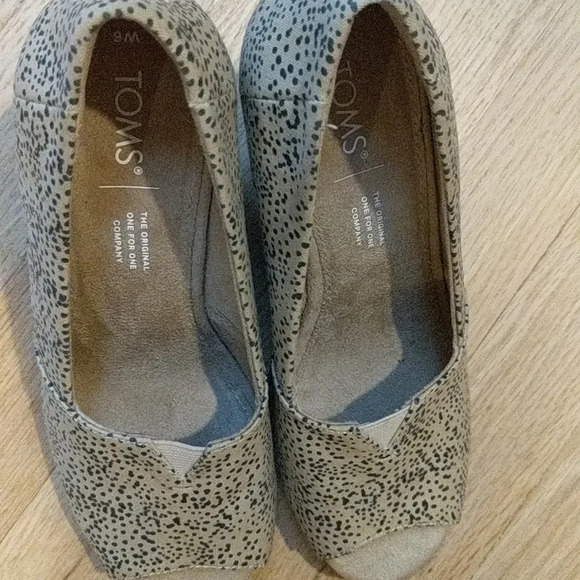 Toms Peep Toe Wedge Sandals, Size 6 - Picture 7 of 7